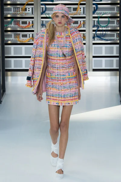 Look 13